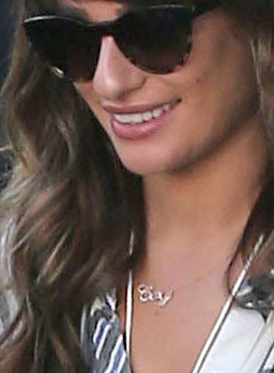 Lea Michele smutek po Corym topi w lekturach (FOTO) Lea Michele smutek po Corym topi w lekturach (FOTO)