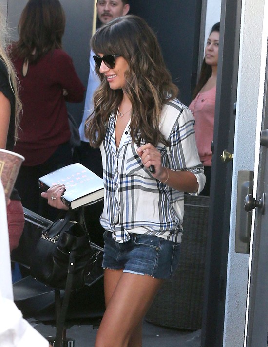 Lea Michele smutek po Corym topi w lekturach (FOTO) Lea Michele smutek po Corym topi w lekturach (FOTO)
