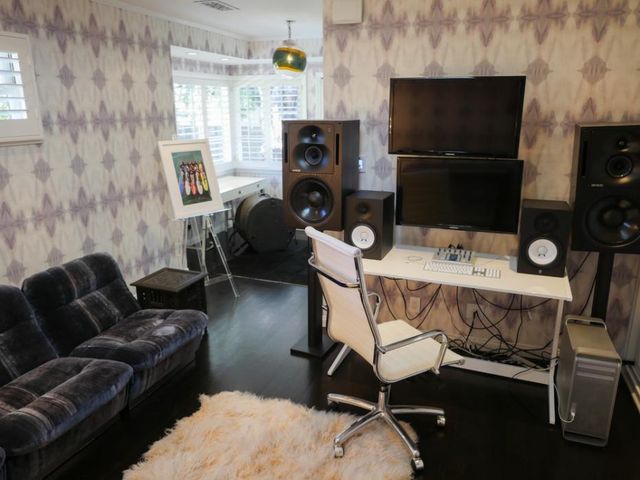 Gwiazda Plotkary sprzedaje dom (FOTO) Gwiazda Plotkary sprzedaje dom (FOTO)