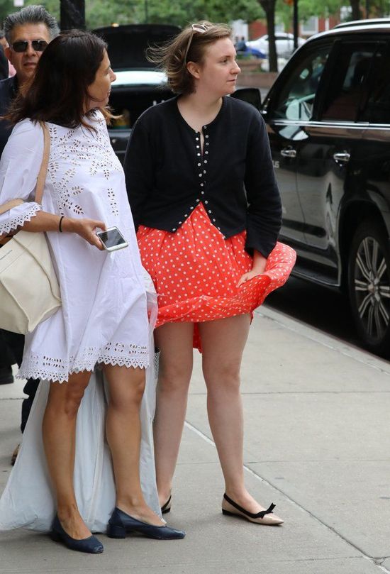 Wiatr zawiał pod złą spódnicę (FOTO) Wiatr zawiał pod złą spódnicę (FOTO)