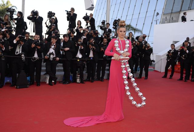 Najbardziej bomb(k)owa stylizacja w Cannes (FOTO)