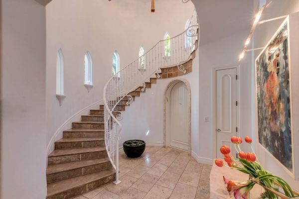 Lenny Kravitz sprzedaje willę! Cena zwala z nóg!