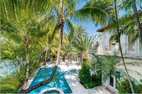 Lenny Kravitz sprzedaje willę! Cena zwala z nóg!