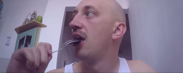 Ta parodia Sarsy Letniego, Chamskiego Podrywu jest hitem!