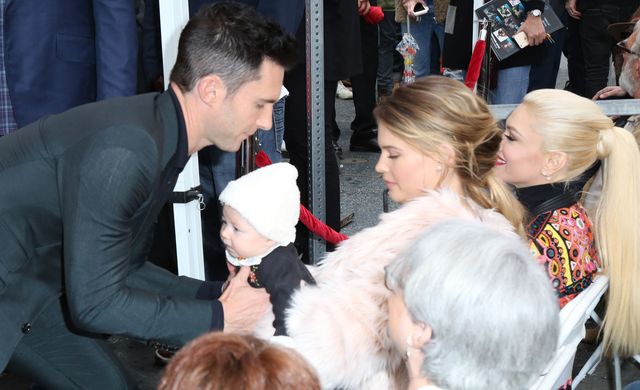 Adam Levine i Behati Prinsloo zabrali córeczkę na wielką imprezę (FOTO)