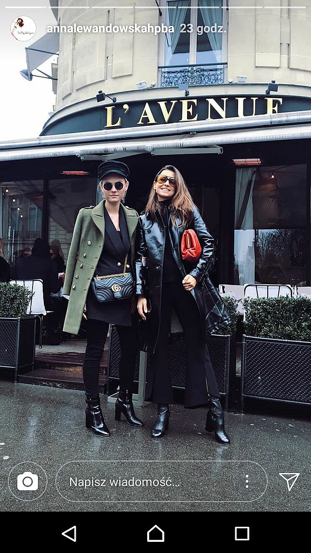 Stylizacja Anny Lewandowskiej na Paris Fashion Week podzieliła fanki (Instagram)