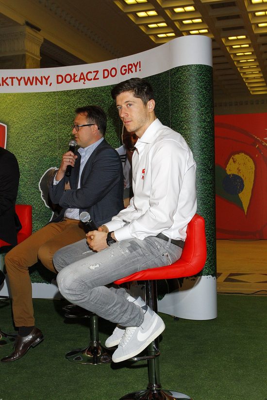 Robert Lewandowski tłumaczy brak czasu dla fanów