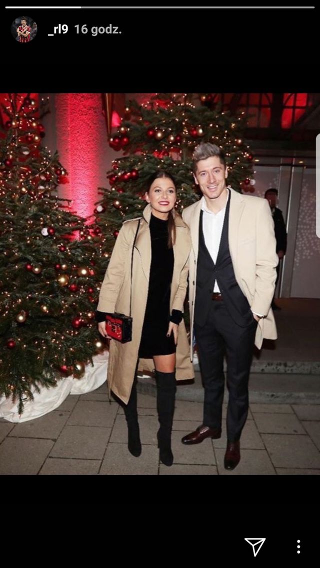 Lewandowscy na imprezie Bayernu. Odważna kreacja Ani? (ZDJĘCIA) Lewandowscy na imprezie Bayernu. Odważna kreacja Ani? (ZDJĘCIA)