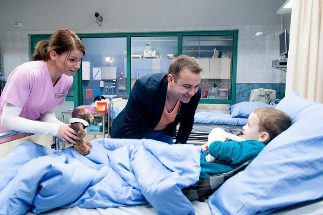 Radek Liszewski na planie serialu Szpital (VIDEO)