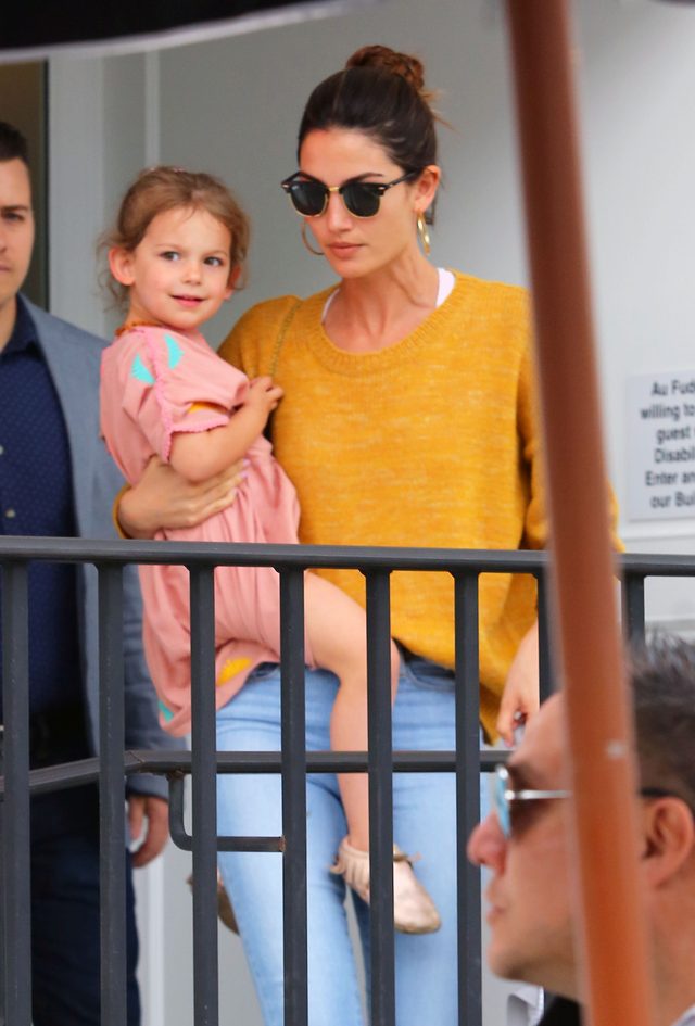 Lily Aldridge i Alessandra Ambrosio zabrały dzieci na wspólny lunch