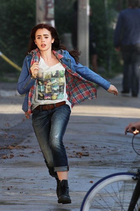 Lily Collins w akcji (FOTO)