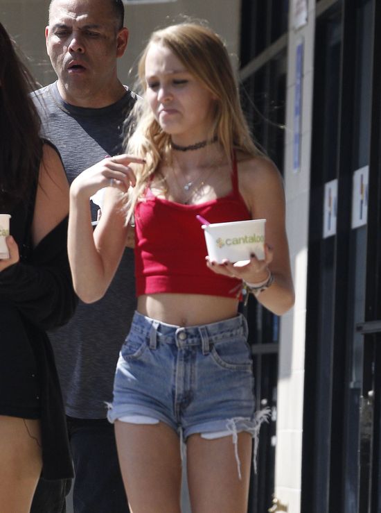 Jak szczupła jest córka Johnny'ego Deppa? (FOTO)