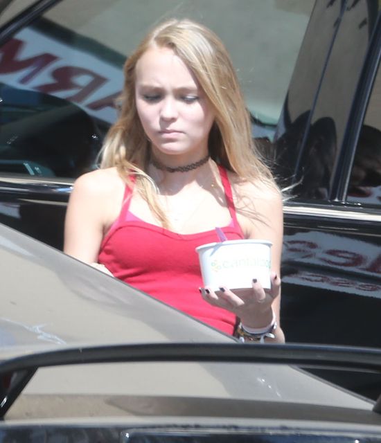 Jak szczupła jest córka Johnny'ego Deppa? (FOTO)