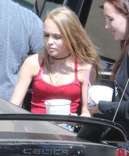 Jak szczupła jest córka Johnny'ego Deppa? (FOTO)