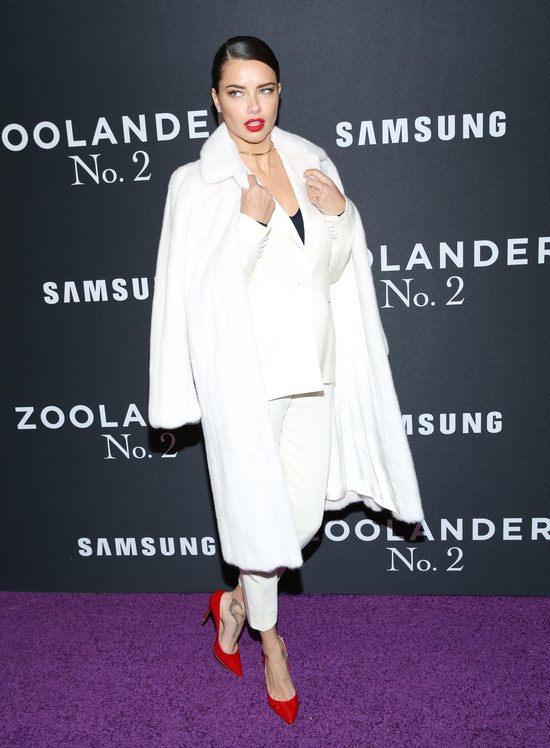 Plotki o emeryturze tej modelki są chyba na wyrost (FOTO)