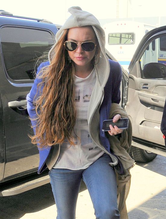 Lindsay Lohan wciąga kokainę z nadgarstka