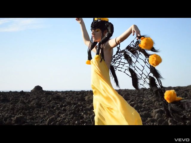 Olivia Anna Livki w nowym teledysku [VIDEO]