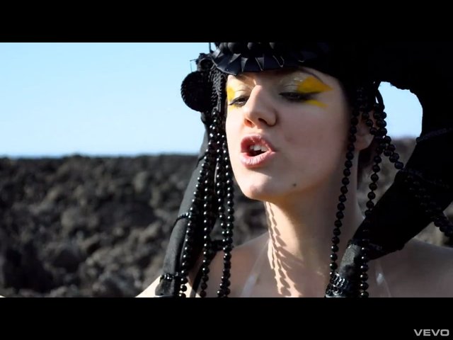 Olivia Anna Livki w nowym teledysku [VIDEO]