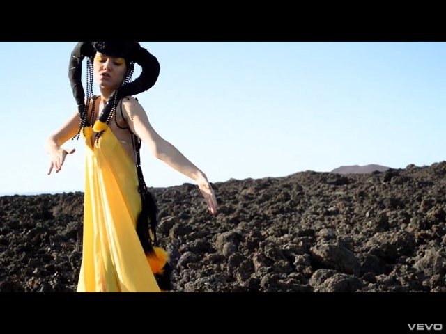 Olivia Anna Livki w nowym teledysku [VIDEO]