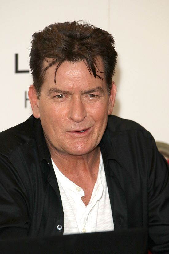 Nowa dziewczyna Charlie Sheena NIE BOI się HIV