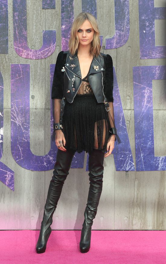 Tatuaż Cary Delevingne powoduje ciarki na plecach (VIDEO)