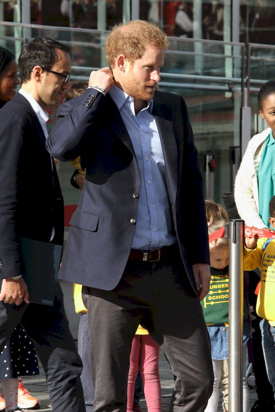 Nową dziewczynę Księcia Harry'ego można znaleźć na PornHubie!