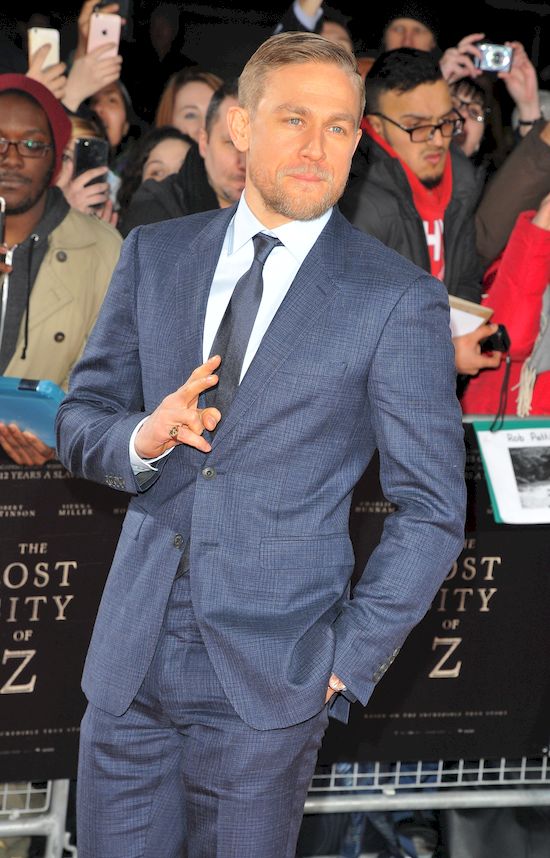 Charlie Hunnam o 50 Twarzach Greya: Mam przez to traumę!