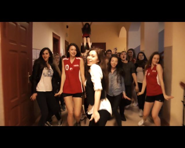 Licealiści z Ełku reklamują swoję szkołę w oscarowym stylu 