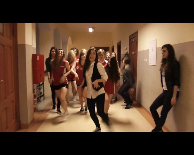 Licealiści z Ełku reklamują swoję szkołę w oscarowym stylu 