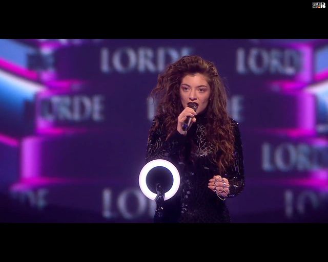 Lorde w szoku - kolejna statuetka dla 17-latki (FOTO)