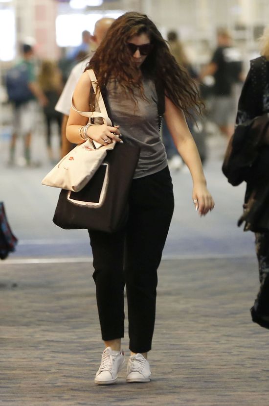 Lorde pokazała zdjęcia w stroju kąpielowym (FOTO)