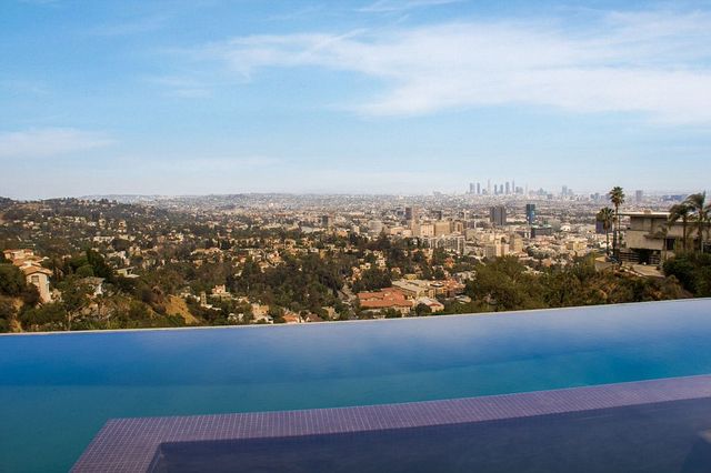 Wow! To chyba najpiękniejszy dom w Los Angeles!