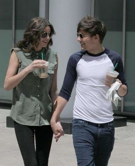 Louis Tomlinson na spacerze z dziewczyną (FOTO)