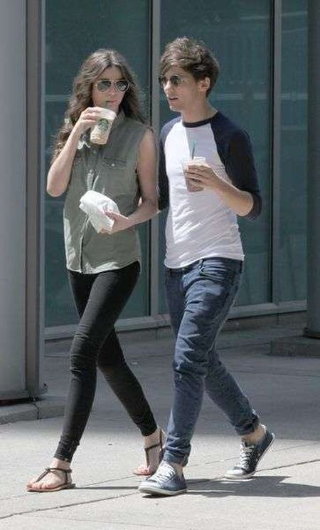 Louis Tomlinson na spacerze z dziewczyną (FOTO)