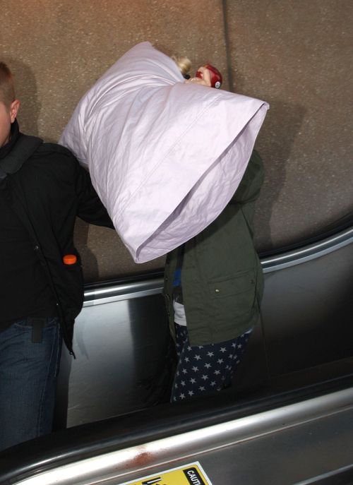 Demi Lovato nie pozwoliła sfotografować twarzy po podróży