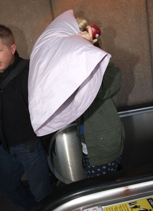 Demi Lovato nie pozwoliła sfotografować twarzy po podróży