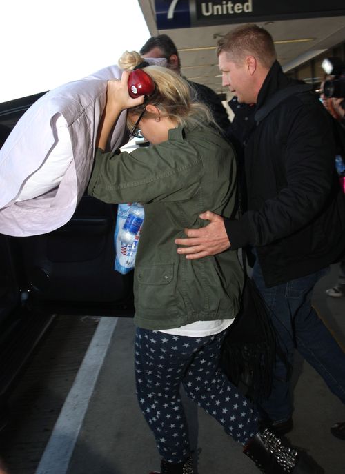 Demi Lovato nie pozwoliła sfotografować twarzy po podróży