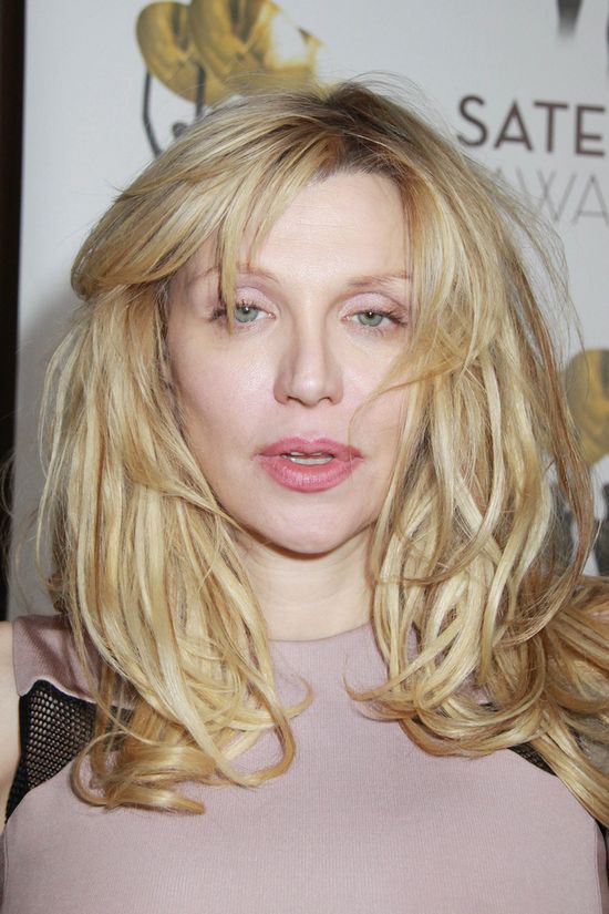 Courtney Love wygląda coraz lepiej? (FOTO)