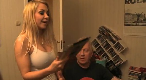 Lubert do żony o śpiewie w chórkach: Chyba w sekcji fletowej Lubert do żony o śpiewie w chórkach: Chyba w sekcji fletowej