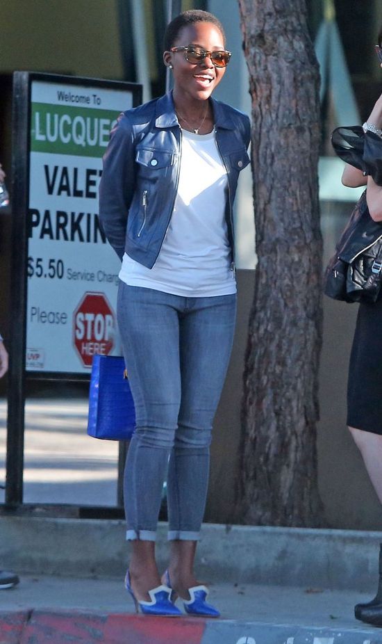 Lupita Nyong'o w końcu przyłapana przez paparazzi! (FOTO)
