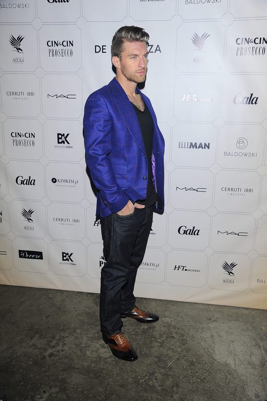 Może zamiast do The Voice powinien był pójść do Top Model?