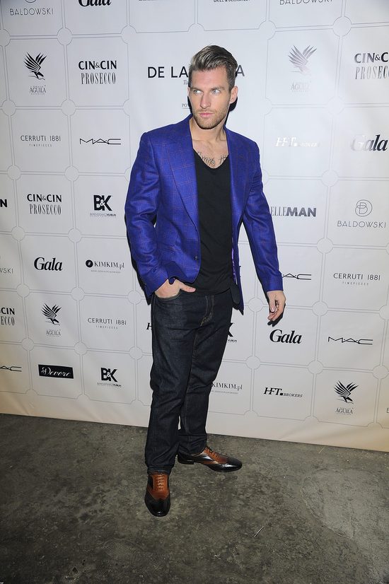 Może zamiast do The Voice powinien był pójść do Top Model?