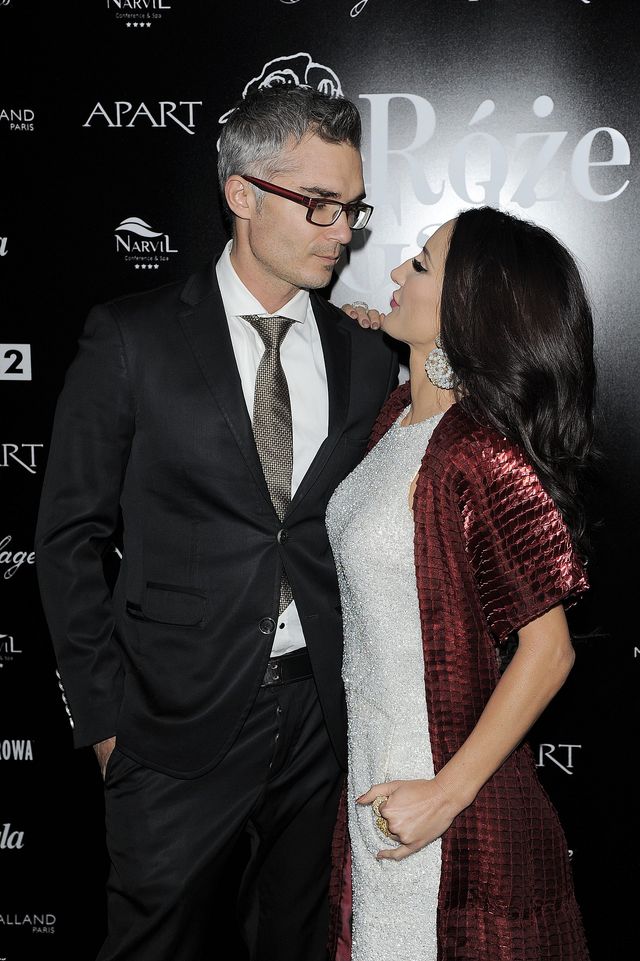 Mąż Steczkowskiej z nagim torsem i w długich włosach! Takiego go nie znaliśmy 