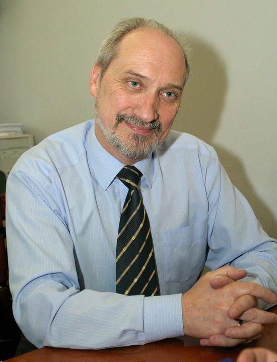 Antoni Macierewicz został ministrem w nowym rządzie Antoni Macierewicz został ministrem w nowym rządzie