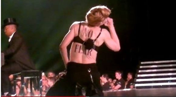 Madonna pokazała tyłek na koncercie (FOTO)