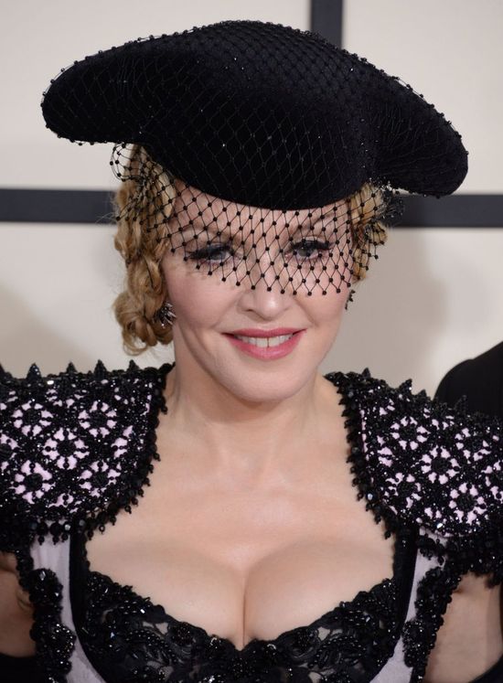 Najbardziej śmiały dekolt na rozdaniu Grammy? (FOTO)