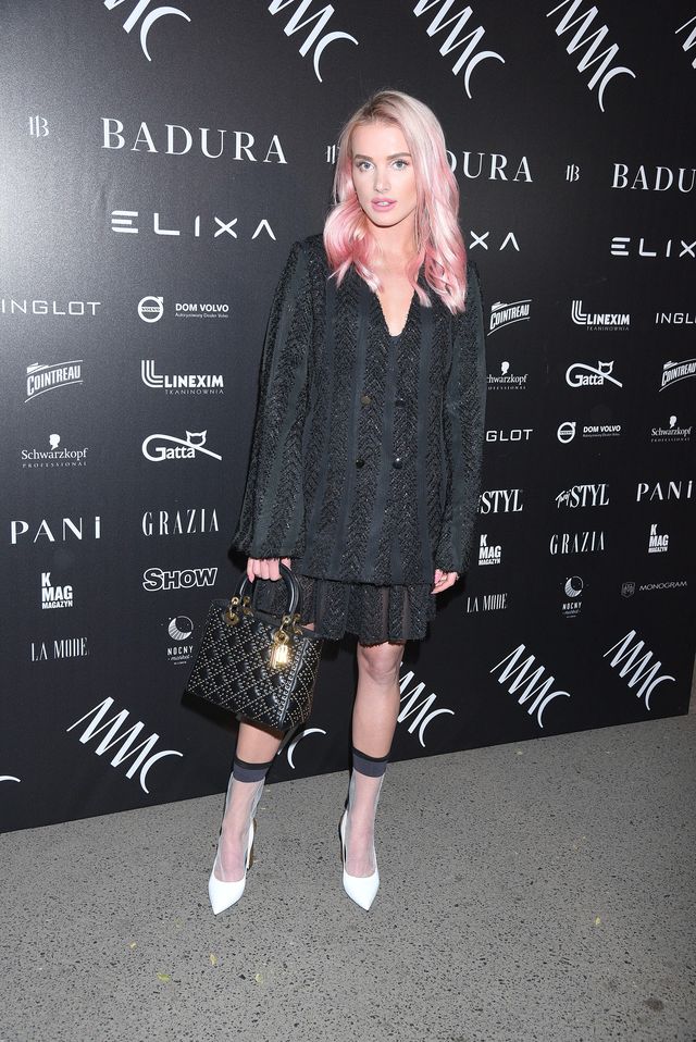 Do pantofli od Louisa Vuittona założyła skarpetki - będzie nowy trend? (ZDJĘCIA)