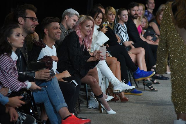 Do pantofli od Louisa Vuittona założyła skarpetki - będzie nowy trend? (ZDJĘCIA)