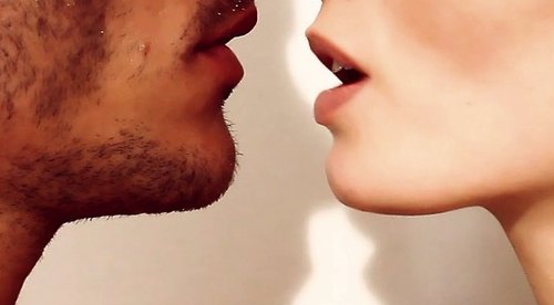 Z magazynu Anji Rubik: Niech on patrzy, gdy się masturbujesz