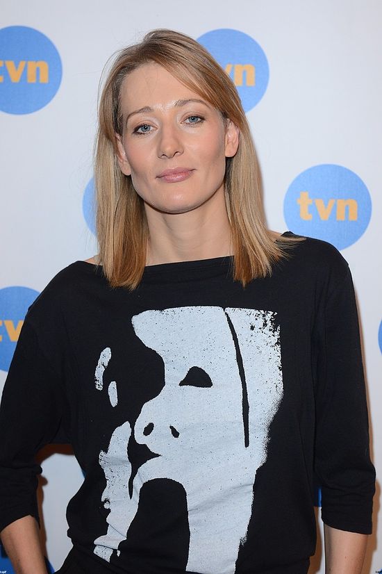 Magdalena Popławska bez makijażu broni karpia (FOTO) Magdalena Popławska bez makijażu broni karpia (FOTO)